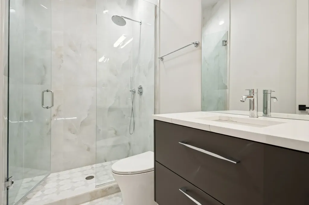 2434 West Superior Street Chicago IL 60612