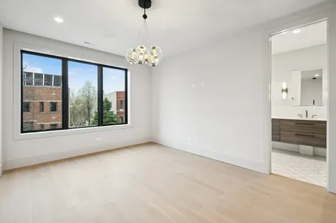 2434 West Superior Street Chicago IL 60612