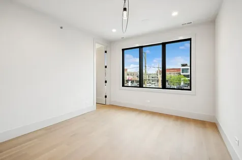 2434 West Superior Street Chicago IL 60612