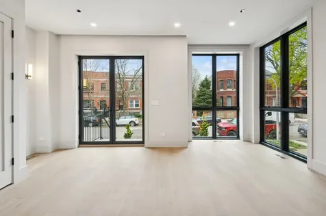 2434 West Superior Street Chicago IL 60612