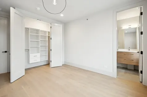 2434 West Superior Street Chicago IL 60612