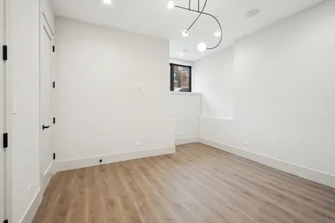 2434 West Superior Street Chicago IL 60612
