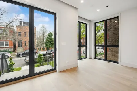2434 West Superior Street Chicago IL 60612