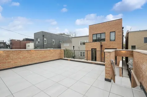 2434 West Superior Street Chicago IL 60612
