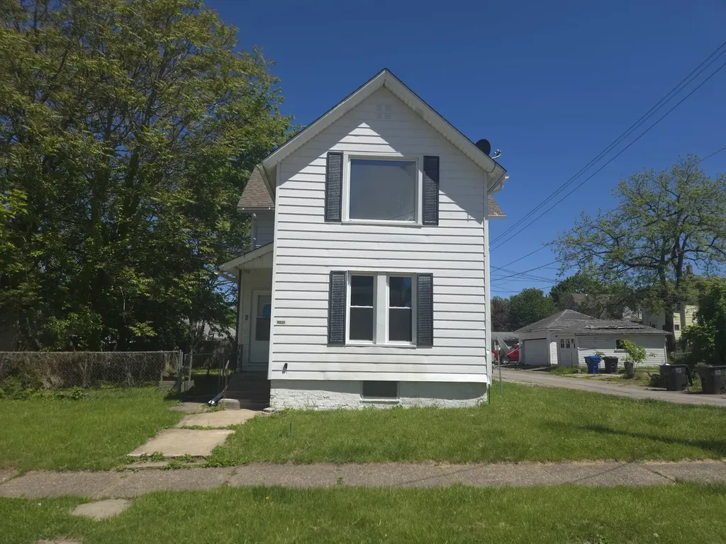 1306 17TH Street Moline IL 61265