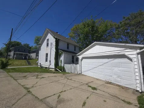 1306 17TH Street Moline IL 61265