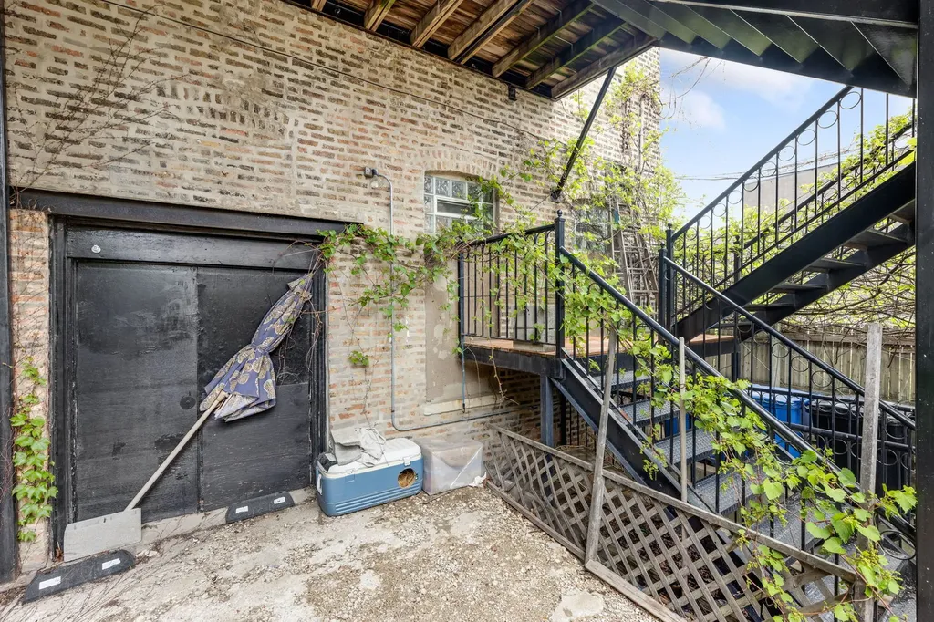 1310 North Clybourn Avenue Chicago IL 60610