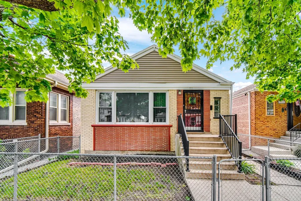 9111 South Kingston Avenue Chicago IL 60617