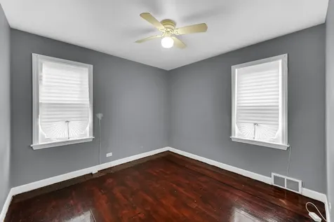 9111 South Kingston Avenue Chicago IL 60617