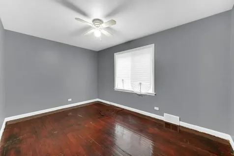 9111 South Kingston Avenue Chicago IL 60617