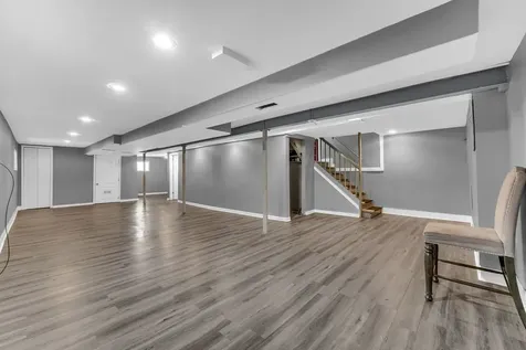 9111 South Kingston Avenue Chicago IL 60617
