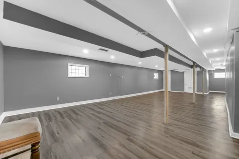 9111 South Kingston Avenue Chicago IL 60617