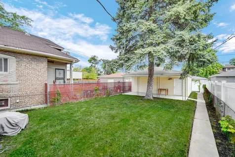 9111 South Kingston Avenue Chicago IL 60617