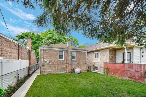 9111 South Kingston Avenue Chicago IL 60617