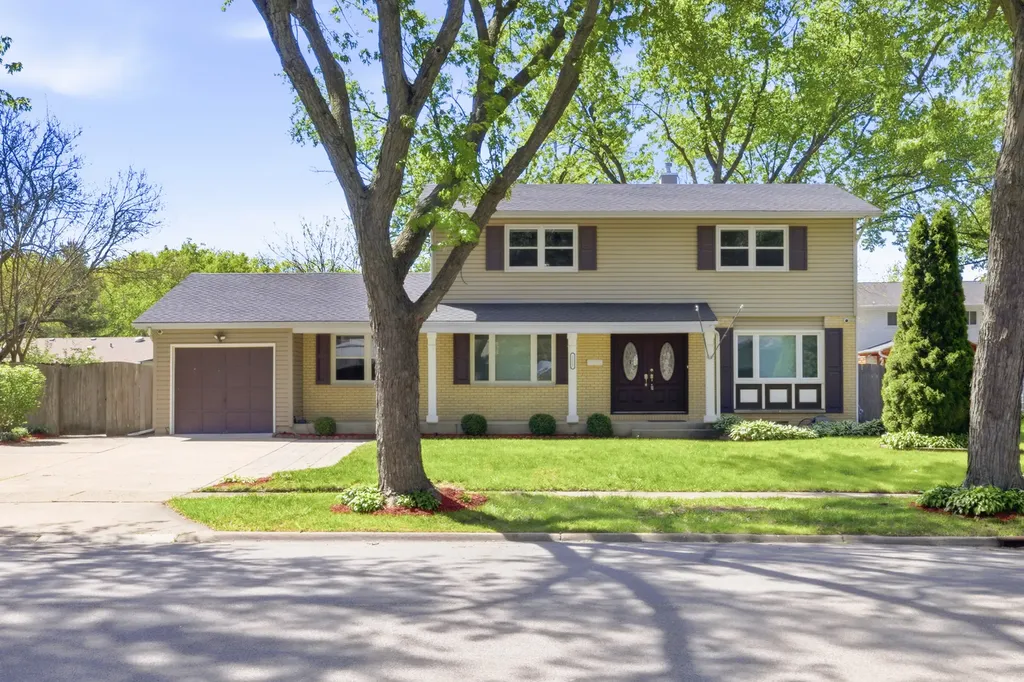 1117 East Kitson Drive Palatine IL 60074