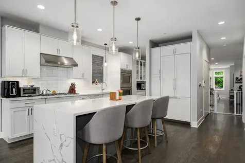 1516 West Ohio Street Chicago IL 60642