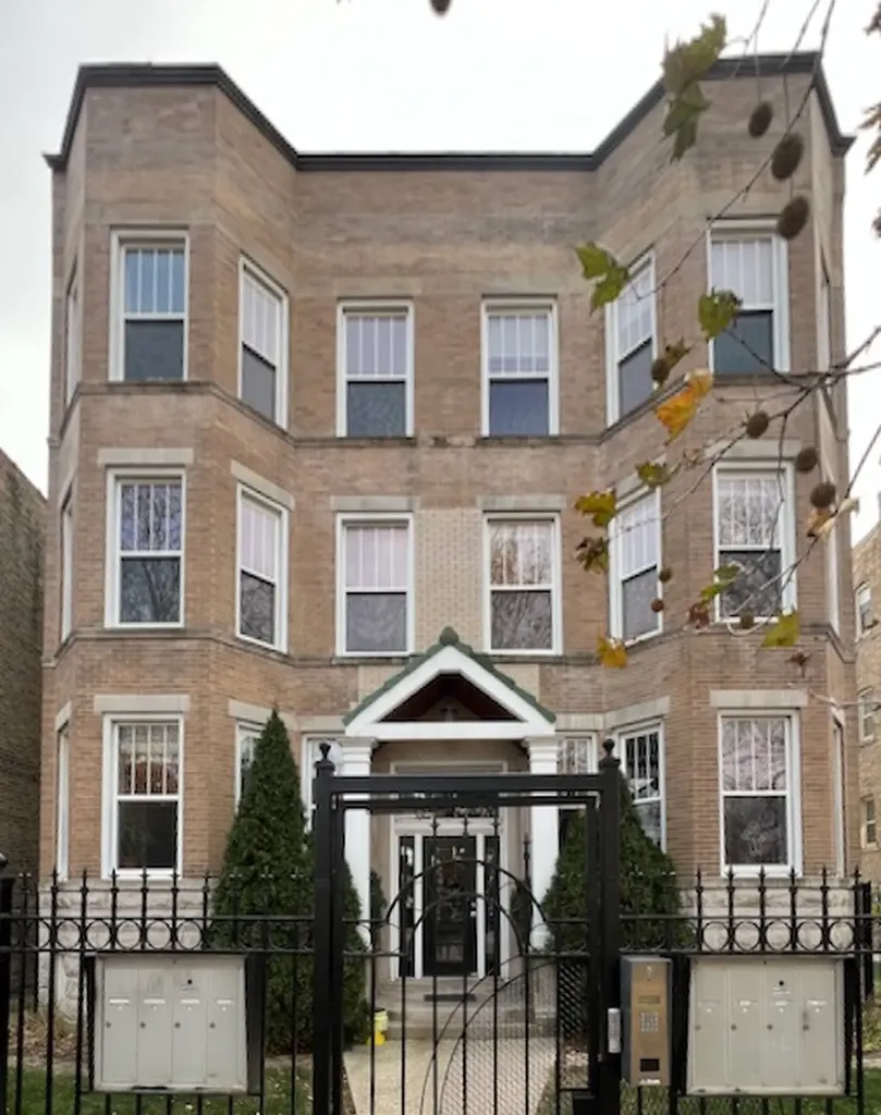 3233 West Palmer Street Chicago IL 60647