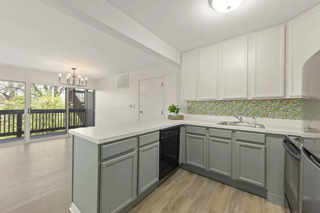 5821 Oakwood Drive Lisle IL 60532