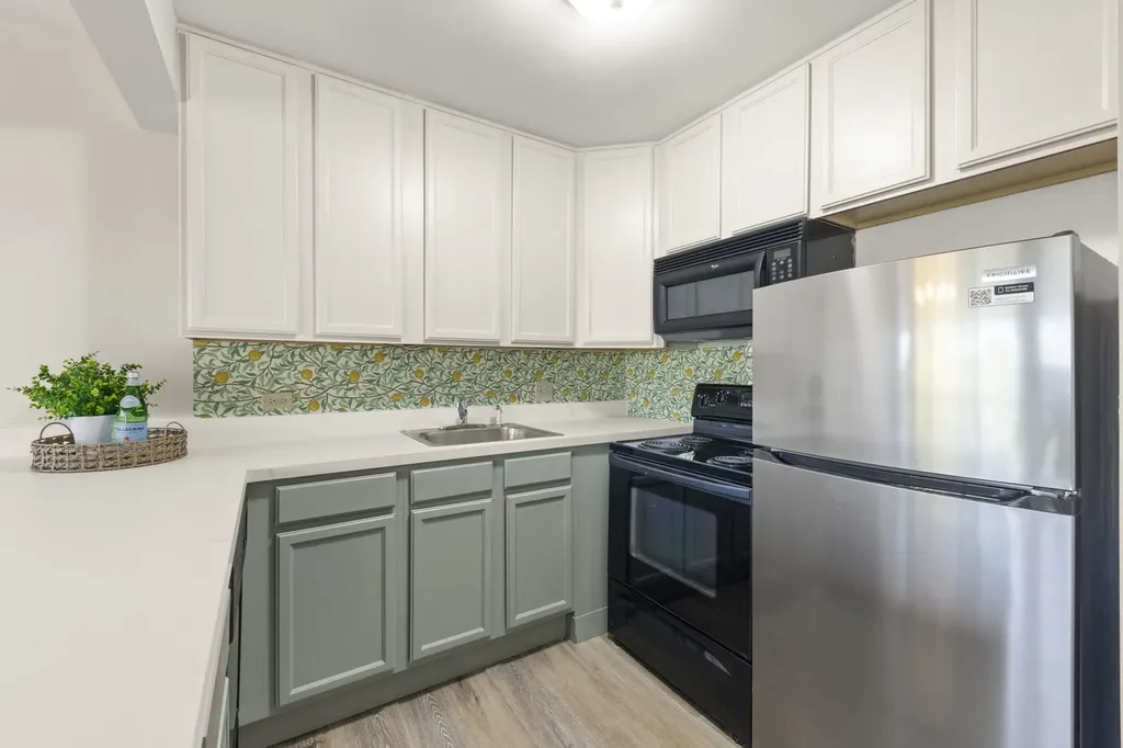 5821 Oakwood Drive Lisle IL 60532