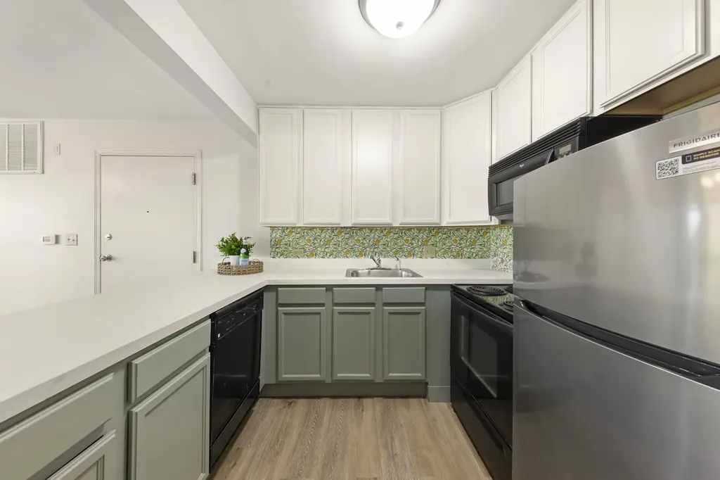 5821 Oakwood Drive Lisle IL 60532
