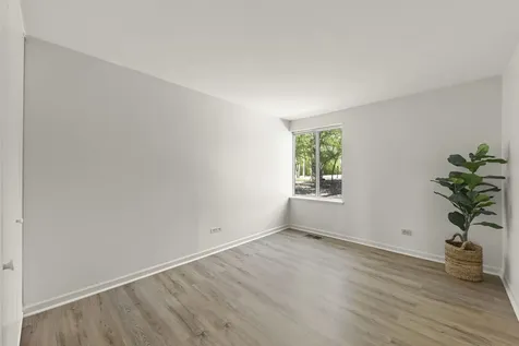 5821 Oakwood Drive Lisle IL 60532