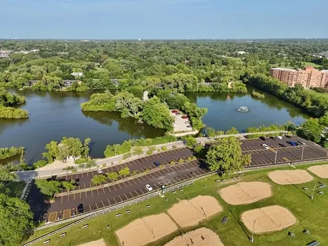 5821 Oakwood Drive Lisle IL 60532