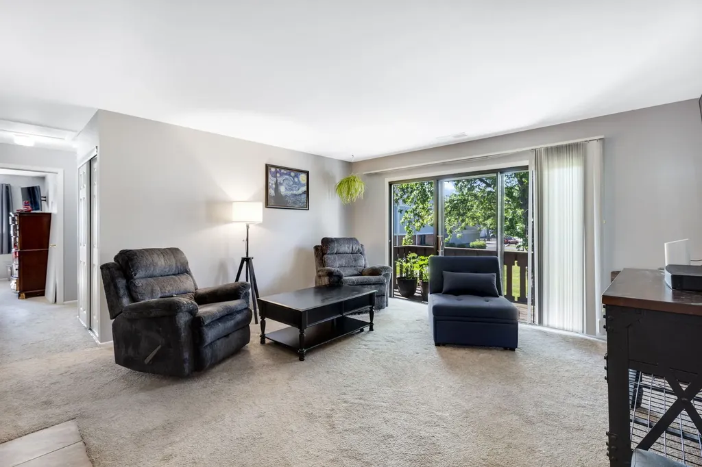 275 Wilmette Court Schaumburg IL 60193