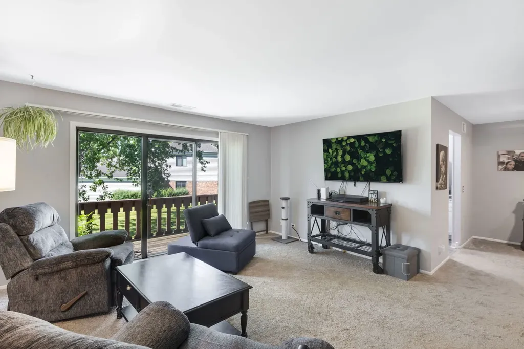 275 Wilmette Court Schaumburg IL 60193