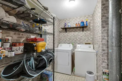 275 Wilmette Court Schaumburg IL 60193