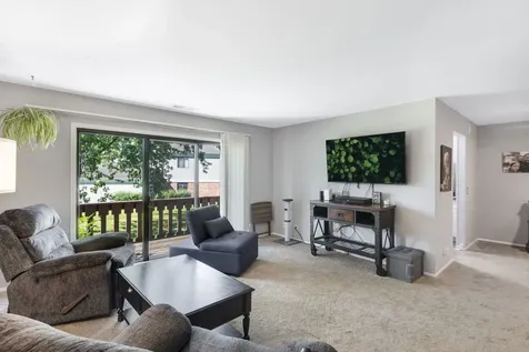 275 Wilmette Court Schaumburg IL 60193