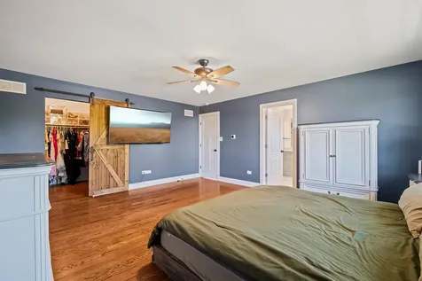 8143 Stonegate Drive Tinley Park IL 60487