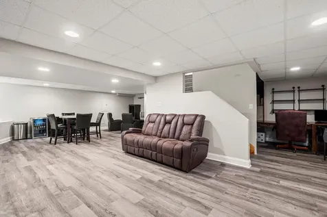 8143 Stonegate Drive Tinley Park IL 60487