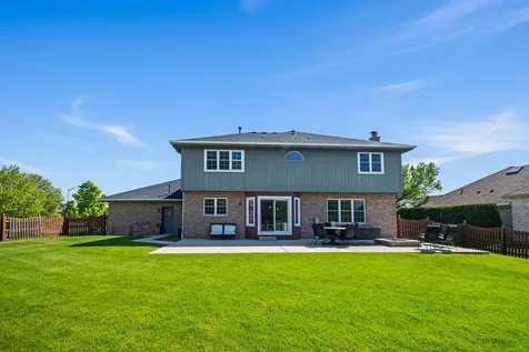 8143 Stonegate Drive Tinley Park IL 60487