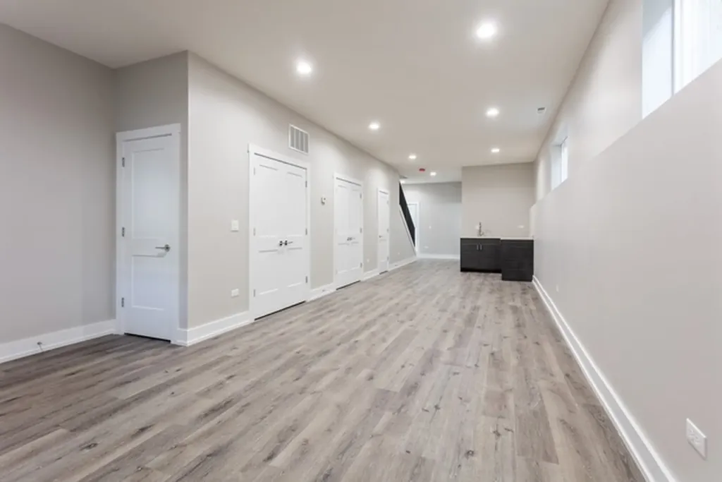 530 East 44th Place Chicago IL 60653