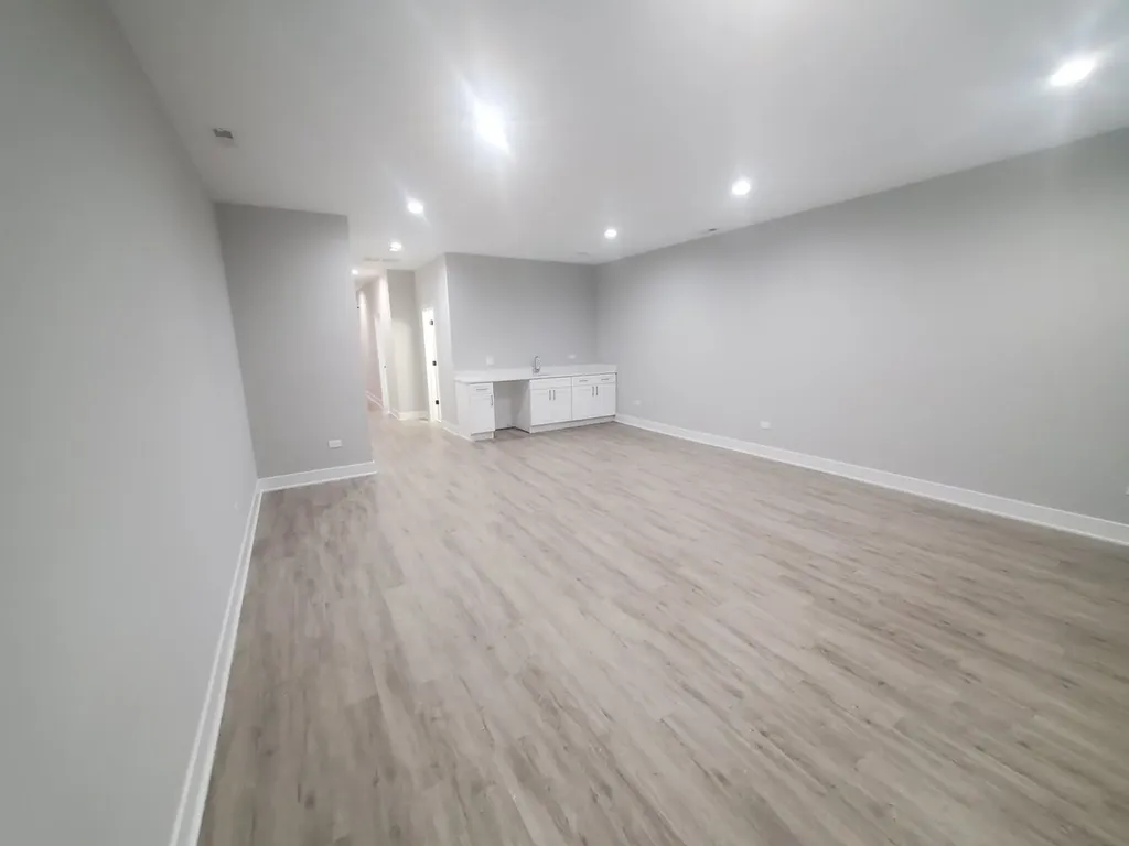 530 East 44th Place Chicago IL 60653