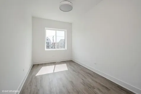 530 East 44th Place Chicago IL 60653