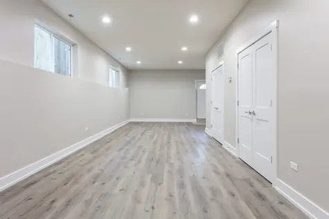 530 East 44th Place Chicago IL 60653