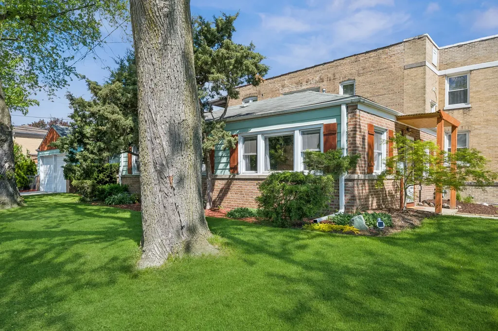 7900 Karlov Avenue Skokie IL 60076