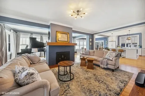 446 6TH Avenue La Grange IL 60525