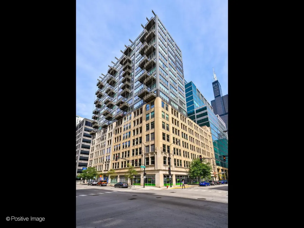 565 West Quincy Street Chicago IL 60661