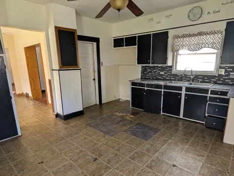 1315 South Rotzler Avenue Freeport IL 61032