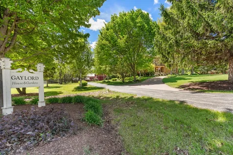 1542 Plainfield Road Oswego IL 60543