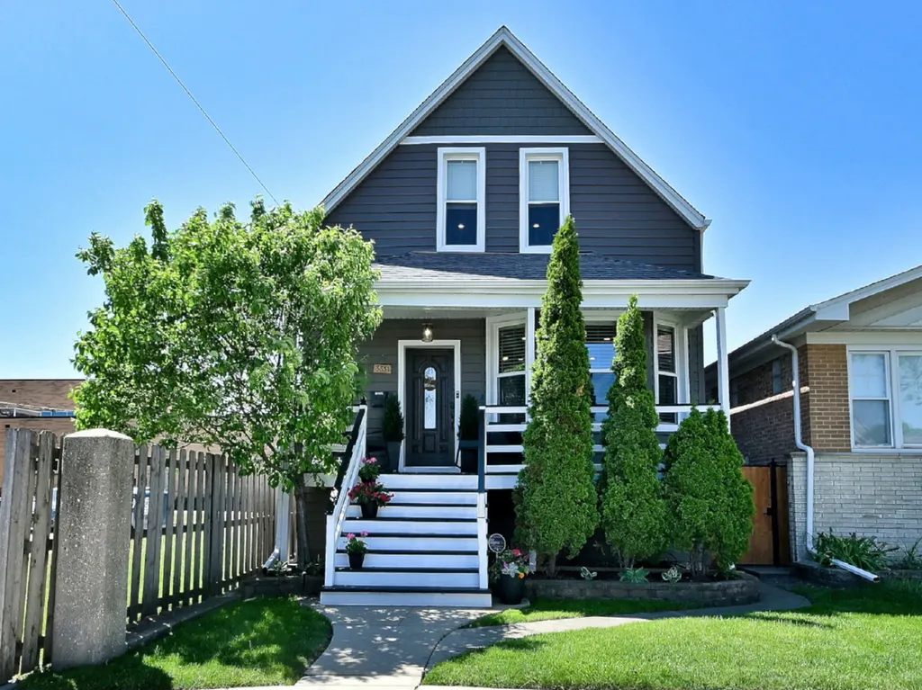 5831 West Leland Avenue Chicago IL 60630