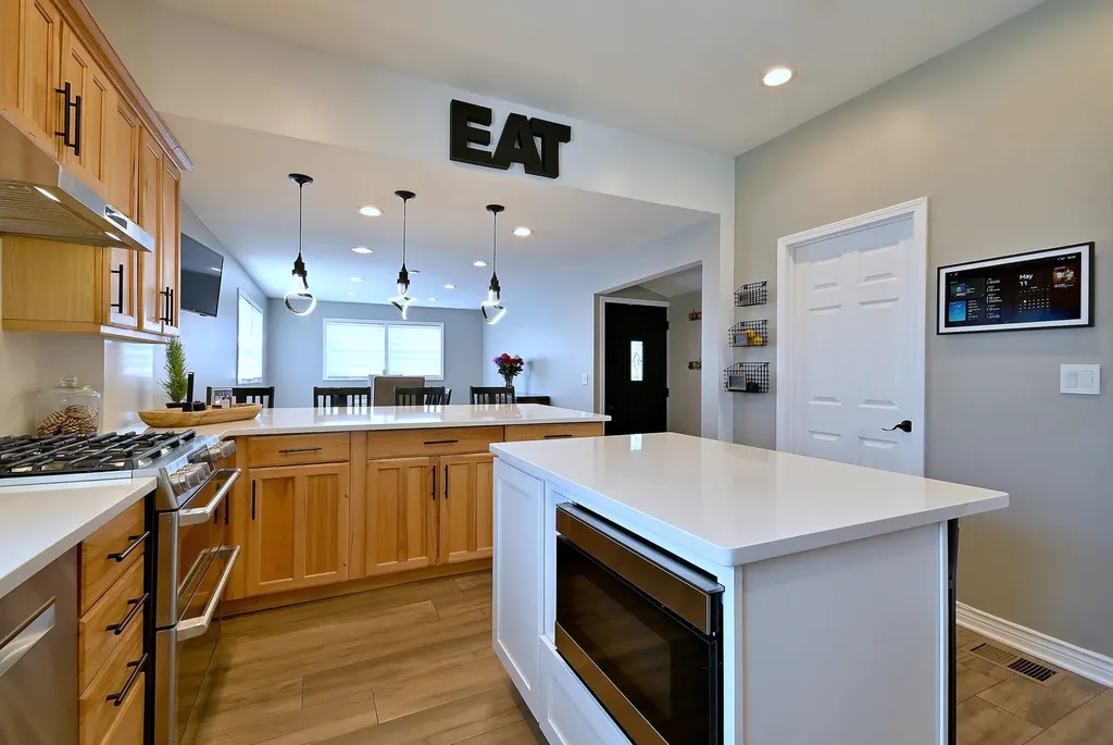 5831 West Leland Avenue Chicago IL 60630