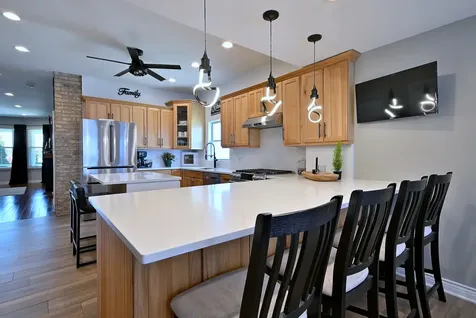 5831 West Leland Avenue Chicago IL 60630