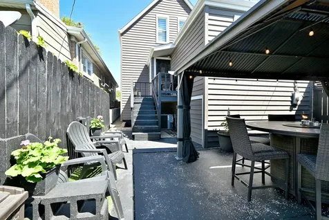 5831 West Leland Avenue Chicago IL 60630