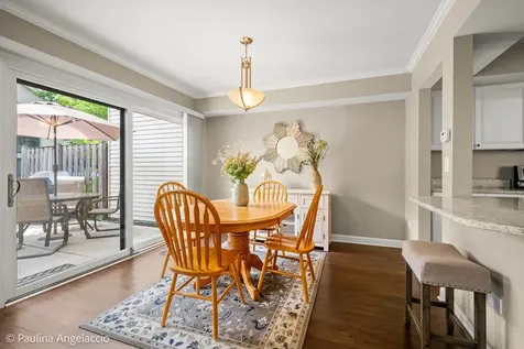 863 North Auburn Woods Drive Palatine IL 60067