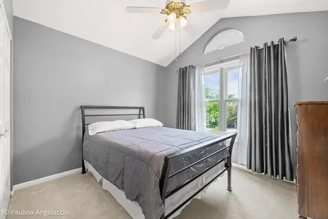 863 North Auburn Woods Drive Palatine IL 60067
