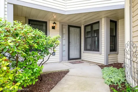 863 North Auburn Woods Drive Palatine IL 60067