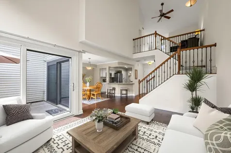 863 North Auburn Woods Drive Palatine IL 60067